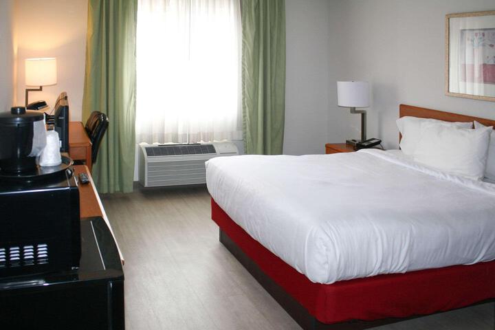 Standard | King Bed (12 of 16)