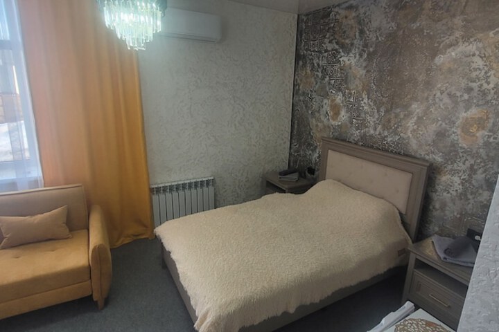 Room 21 of 35