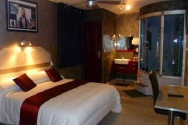 Room 16 of 31