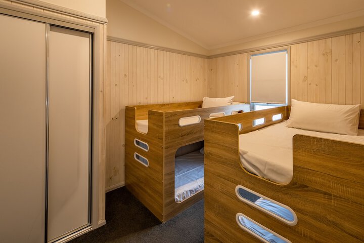 Room 32 of 105