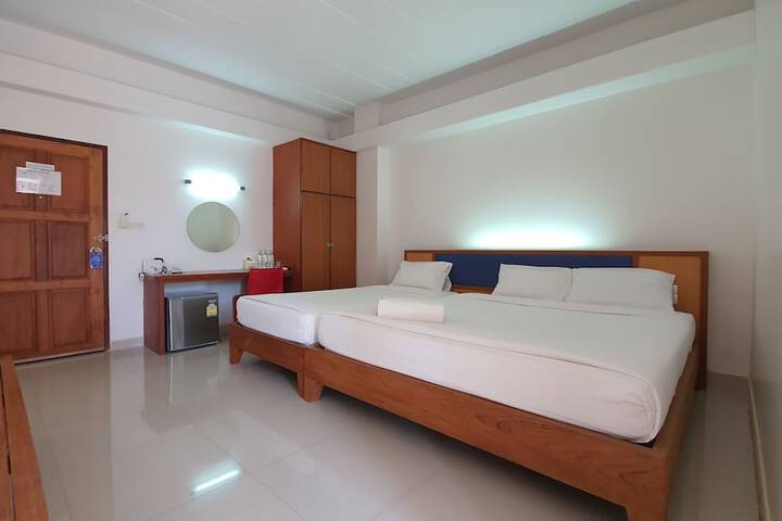 Room 17 of 39