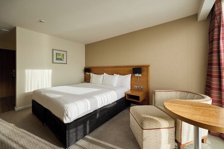 Room 90 of 292