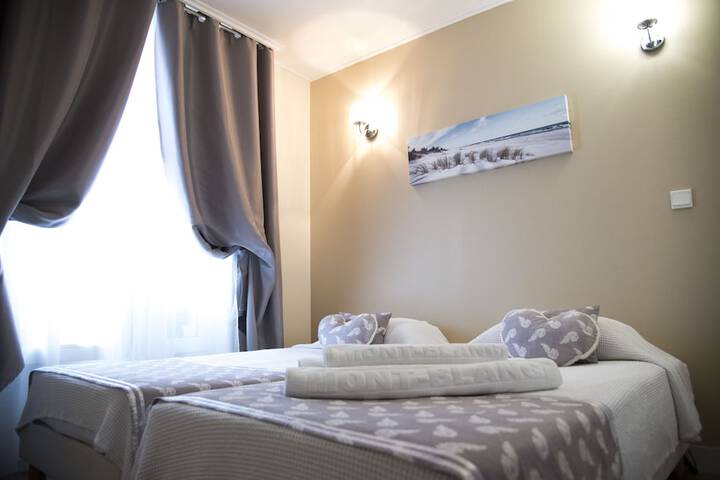 Room 6 of 38
