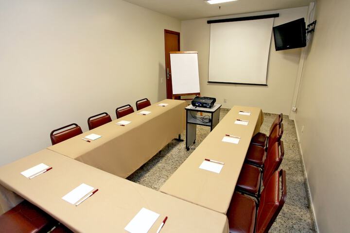 Business Center 86 of 90
