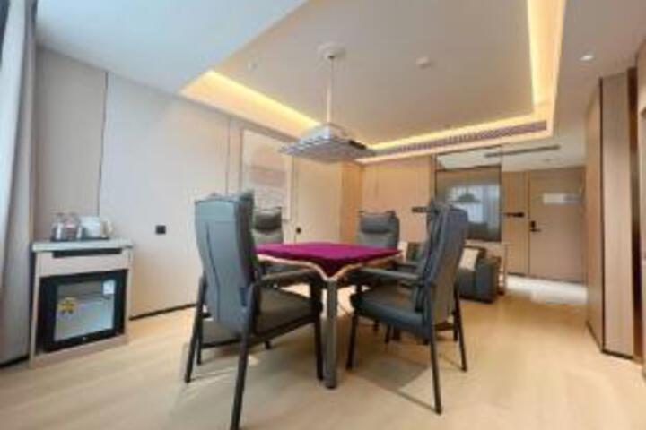 Xiantao Street Hotel