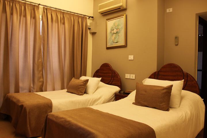 Room 35 of 119
