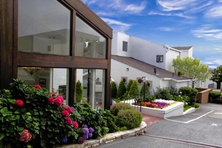 Lobos Lodge in Carmel, CA