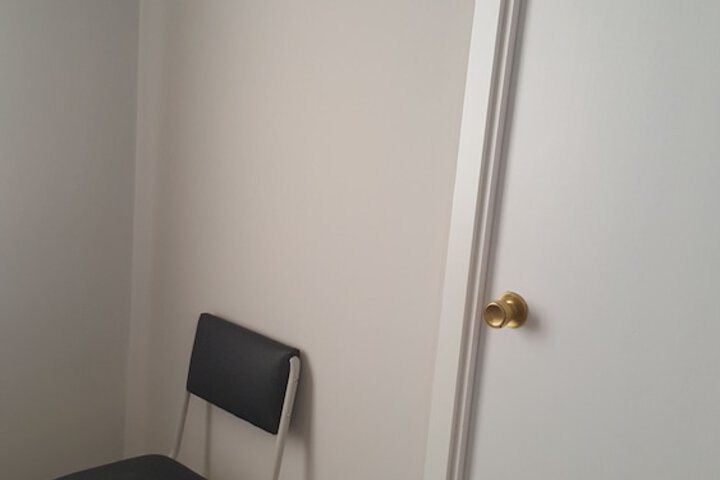 Room 11 of 32