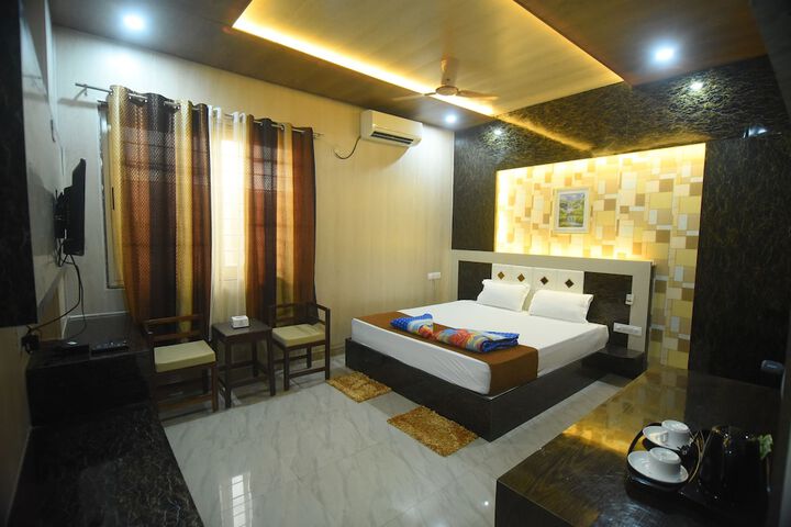 Room 3 of 16