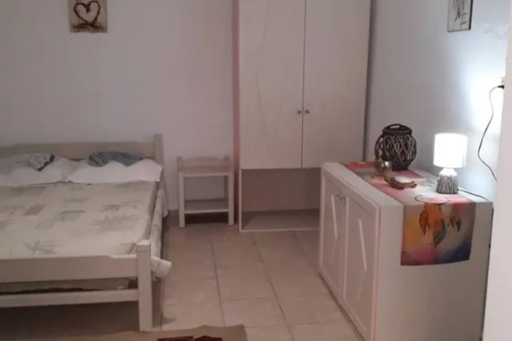 Room 8 of 15