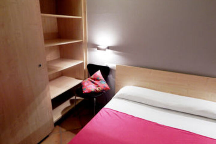 Room 7 of 17