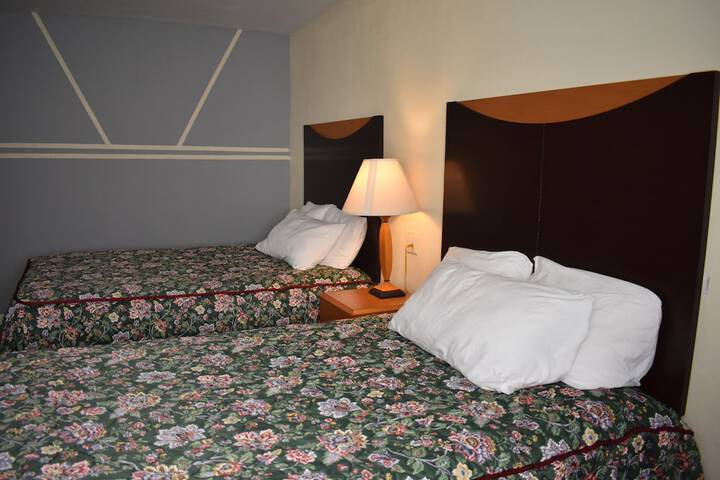 2 Double Beds (6 of 6)