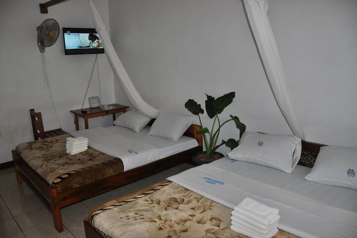 Room 6 of 14
