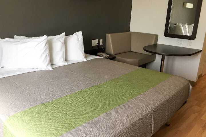 Room 7 of 36
