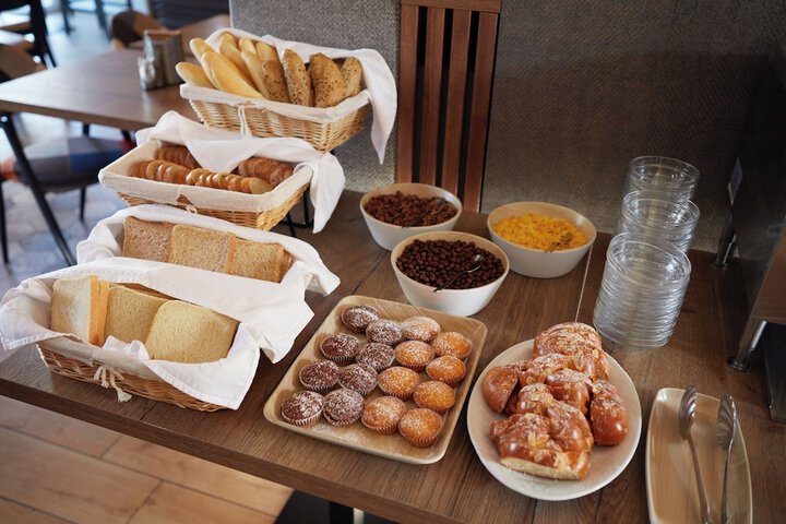 Breakfast/Coffee Service 33 of 39