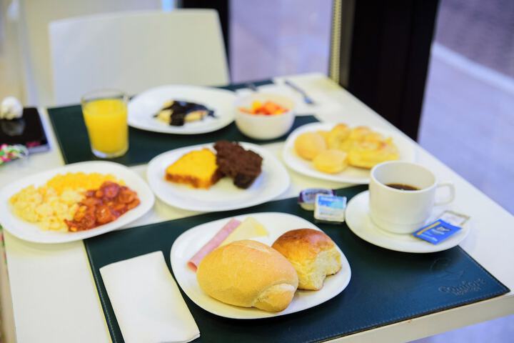 Breakfast/Coffee Service 37 of 39