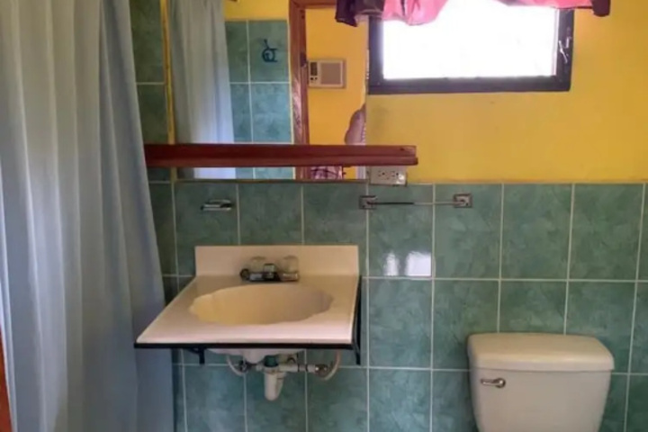 Room 7 of 9