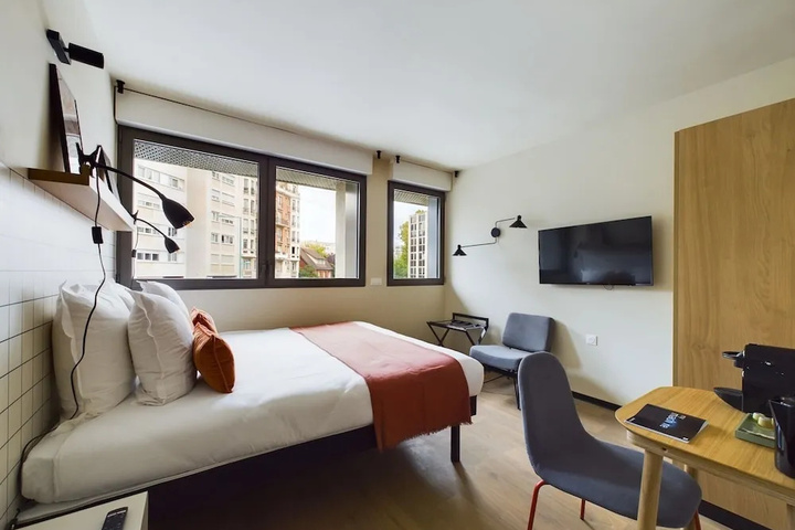 Room 5 of 22