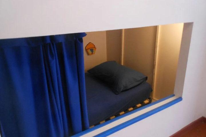 Room 6 of 14