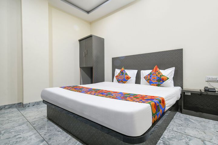 Room 20 of 29