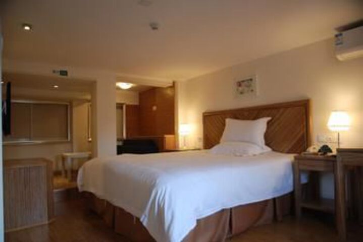 Room 14 of 38