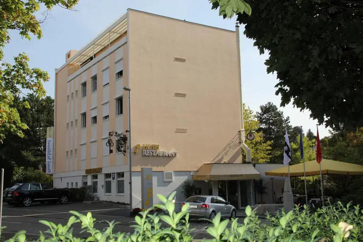 HOTEL SCHLUESSEL BINNINGEN