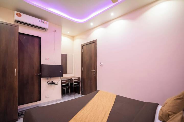 Room 32 of 48