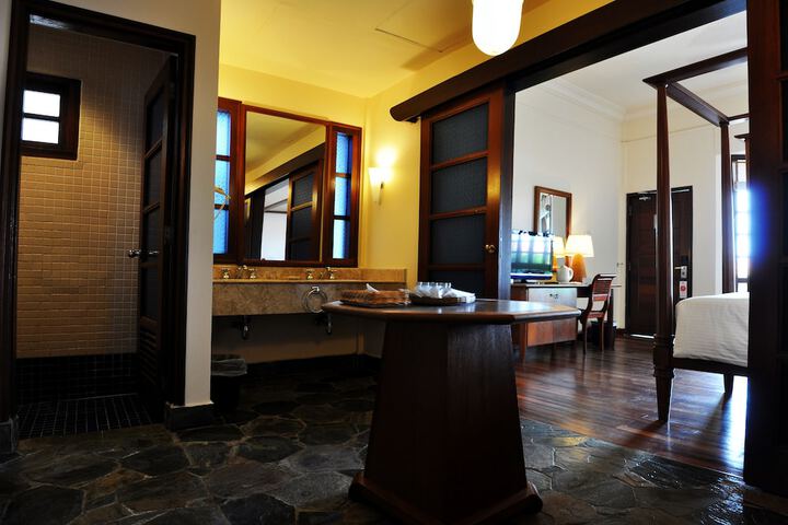 Room 3 of 47