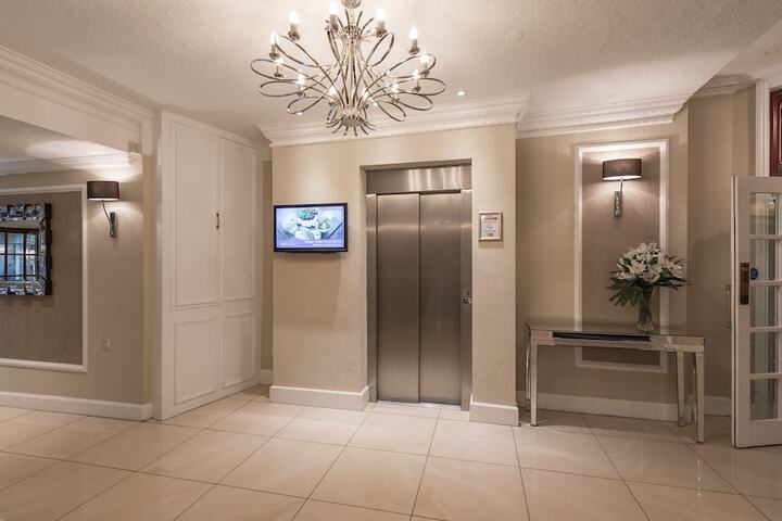 Ballroom/Hall 60 of 66