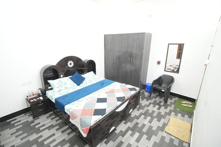 Room 7 of 14