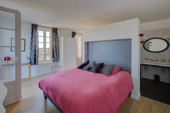 Room 10 of 89