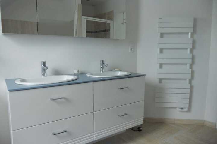 Room 5 of 6