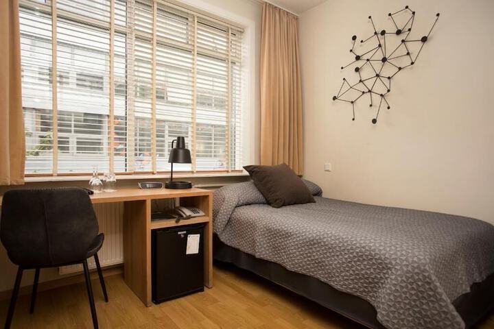 Room 54 of 89