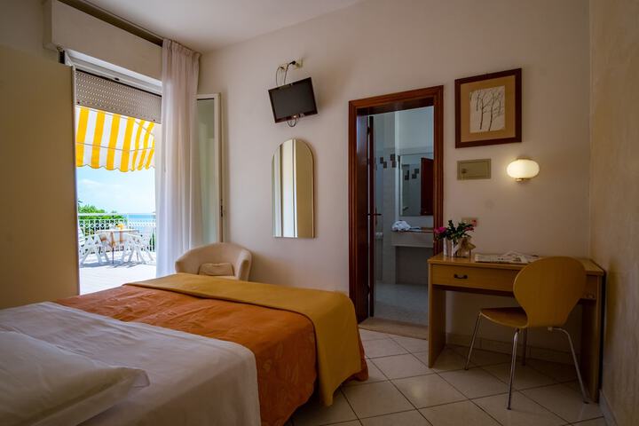 Room 15 of 71