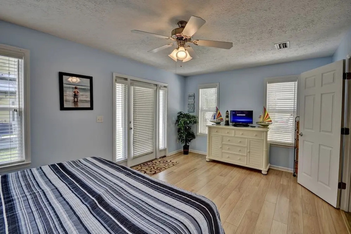 Room 2 of 20