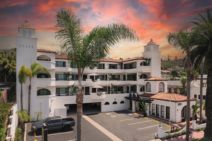 The Surfbreak Hotel in San Clemente, CA