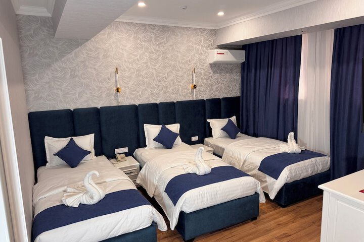 Room 6 of 22