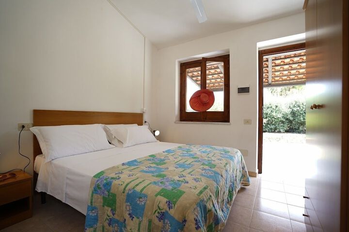 Room 10 of 11