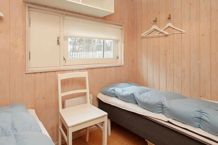 Room 4 of 14