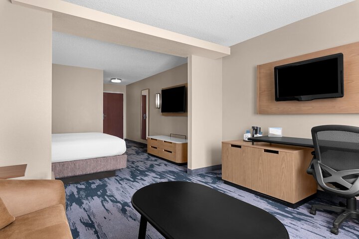 Room 8 of 17