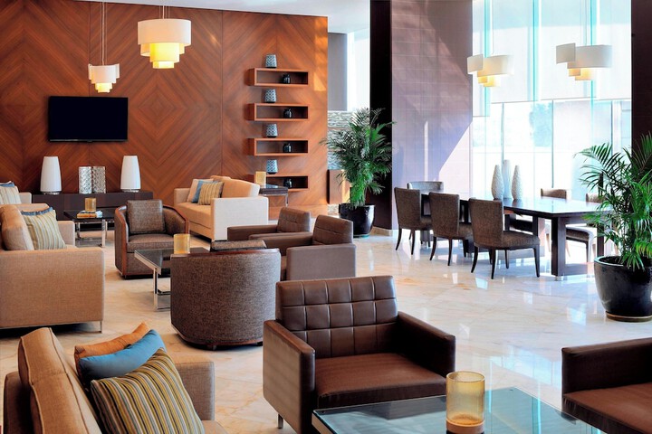 Entrance & Lobby