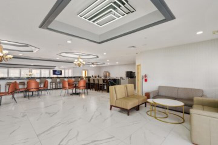 Clubhouse Oakbrook Inn &  Suites in Westmont, IL