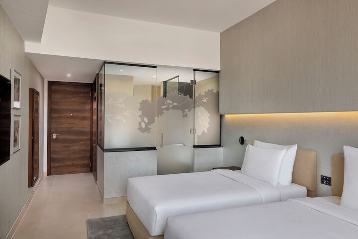 Room 4 of 97