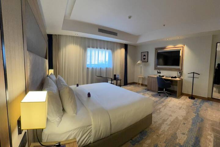 Room 14 of 86