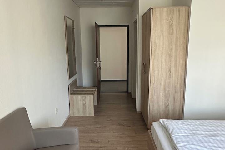 Room 10 of 17