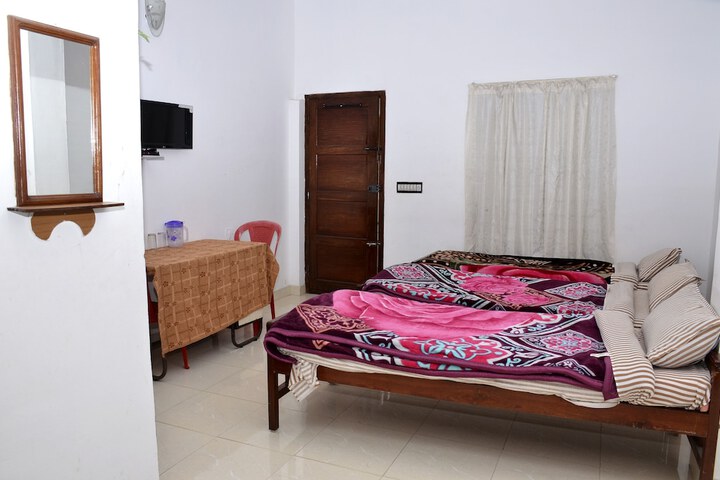 Room 6 of 26