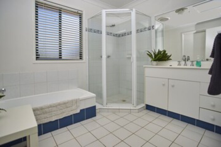 Room 2 of 20