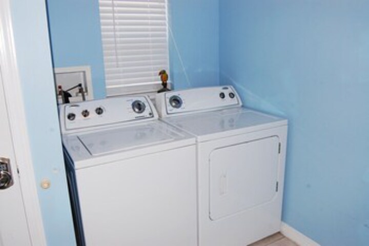 Laundry 18 of 36