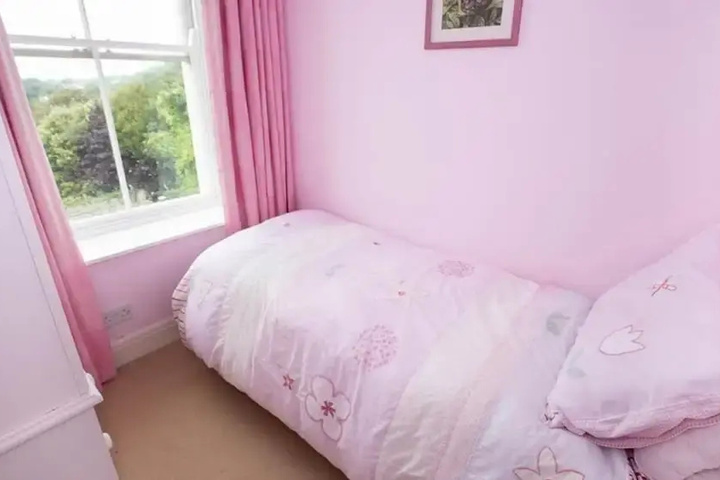 Room 3 of 12