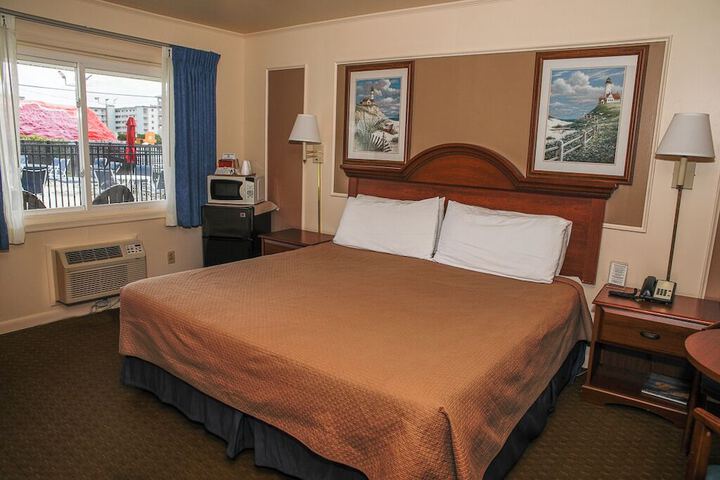 Room 8 of 17
